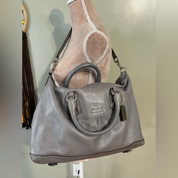Coach Gray Leather VYG Y2K Shoulder Bag D0982-12949 - Picture 1 of 15
